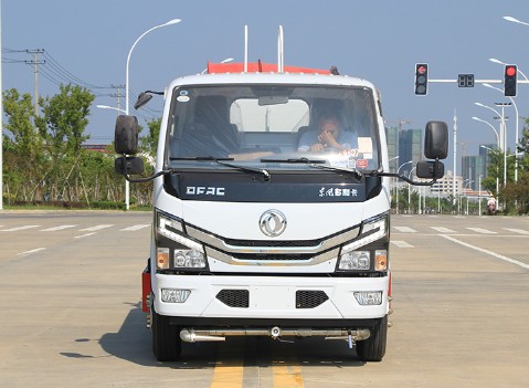 5噸灑水車(chē)型號(hào)及價(jià)格_國(guó)六5噸東風(fēng)多利卡帶霧炮灑水車(chē)廠(chǎng)家價(jià)格