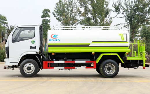 5噸灑水車參數(shù)_國六5噸東風(fēng)小福瑞卡綠化灑水車廠家價格