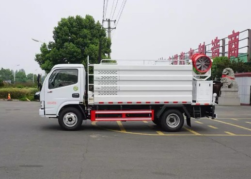 藍(lán)牌5噸灑水車(chē)圖片 藍(lán)牌5噸灑水車(chē)圖片