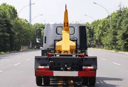 國六大運藍牌勾臂垃圾車圖片 國六大運藍牌勾臂垃圾車圖片
