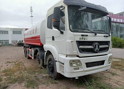 北奔前四后八灑水車(chē)圖片 北奔前四后八灑水車(chē)圖片